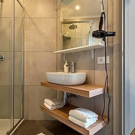 Marconi House 5*